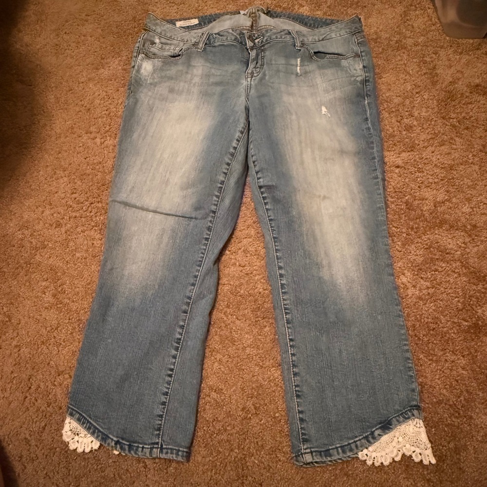 Torrid Womens Skinny Jeans Size 18 Light Wash Lace Trim Hem Cropped Distressed